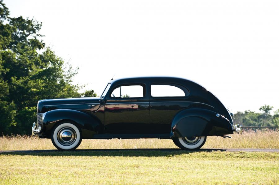  Ford DeLuxe Eight Tudor Hardtop 1940 года  (фото 12 из 13)